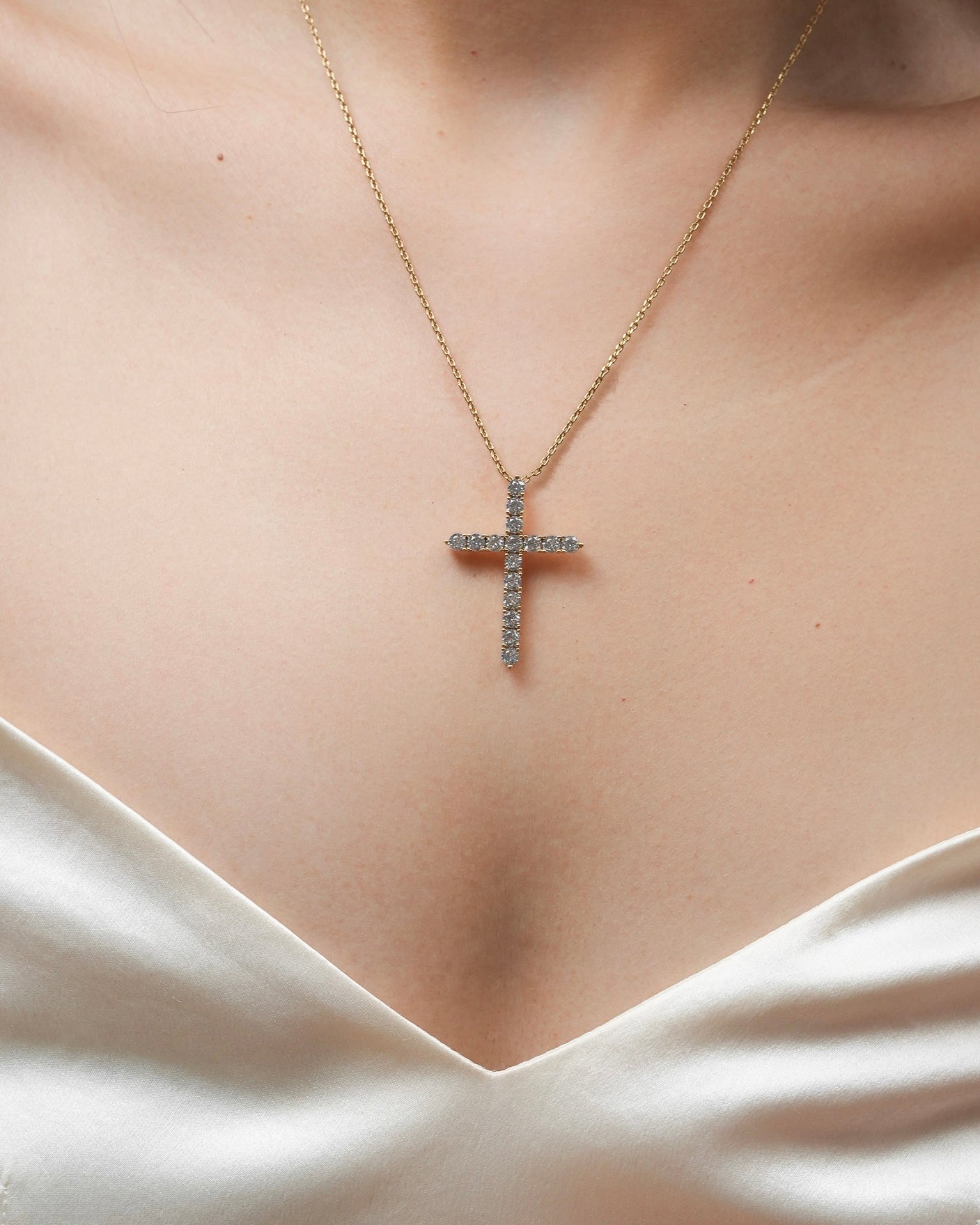 Sola Necklace