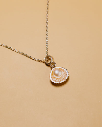 Oceana | Shell & Pearl Pendant Necklace